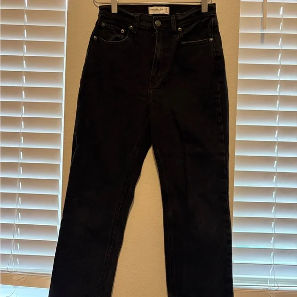 Abercrombie & Fitch women’s Washed Black Straight leg Jeans - Picture 4 of 6